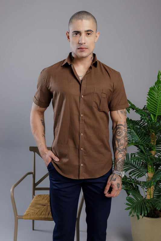 Camisa Vicenza Manga Curta Gola Tradicional Com Bolso Marrom