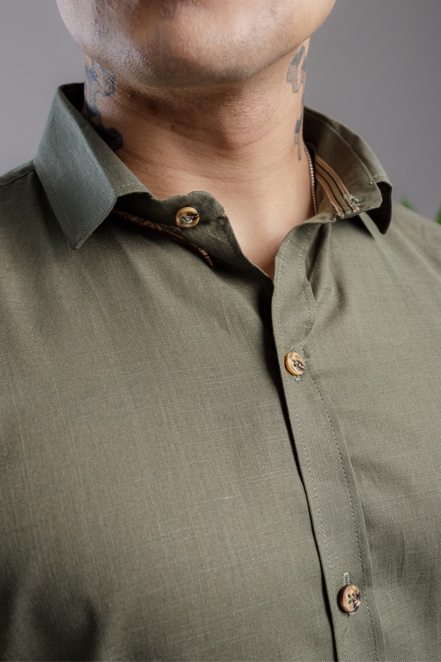 Camisa Vicenza Manga Curta Gola Tradicional Verde Musgo