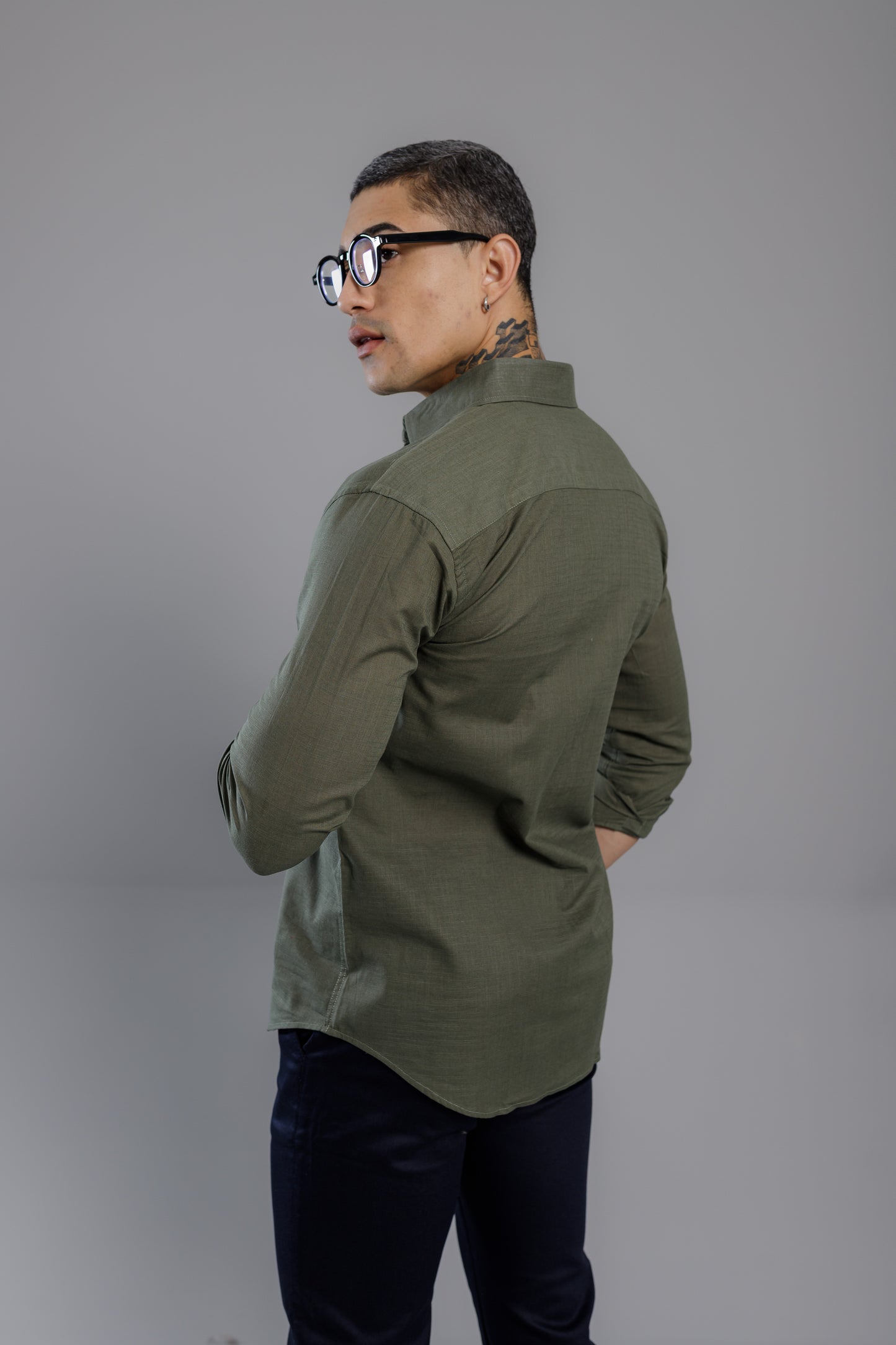 Camisa Vicenza Sentiero Manga Longa Linho Gola Tradicional Verde Musgo