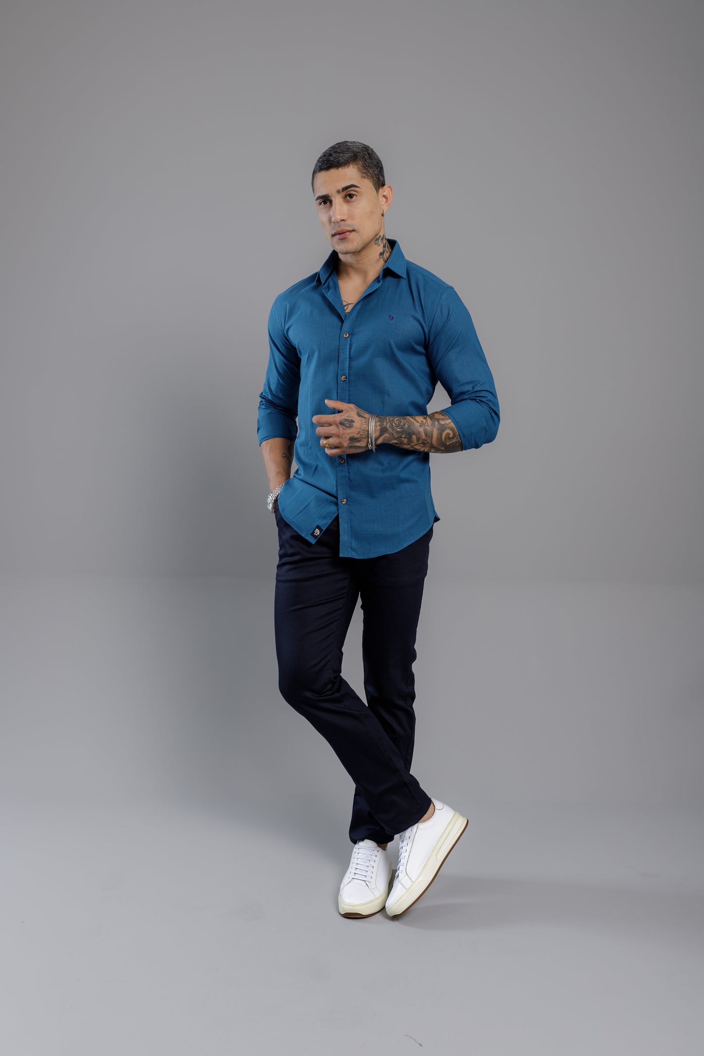 Camisa Vicenza Sentiero Manga Longa Linho Gola Tradicional Azul Profundo