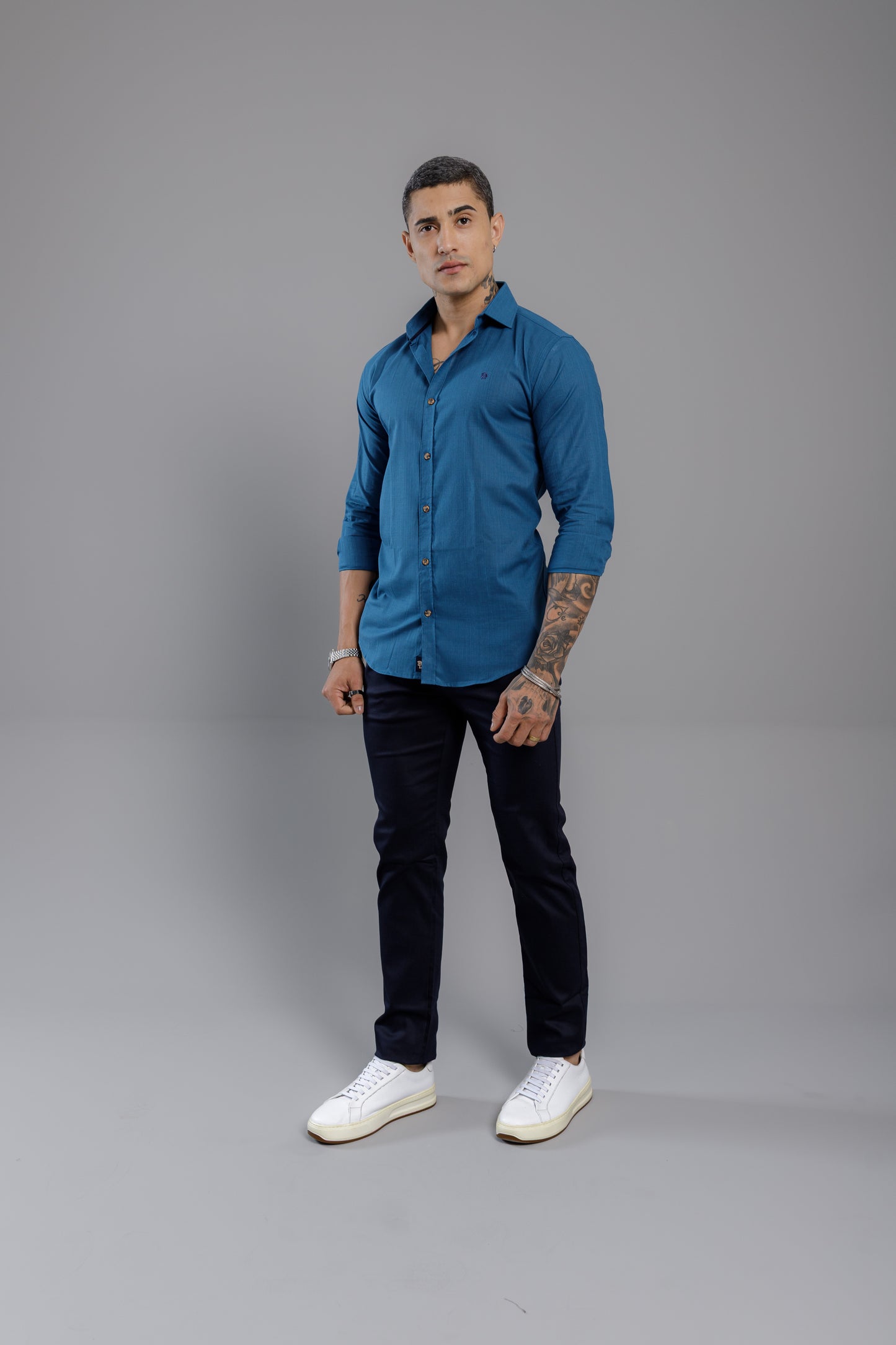 Camisa Vicenza Sentiero Manga Longa Linho Gola Tradicional Azul Profundo