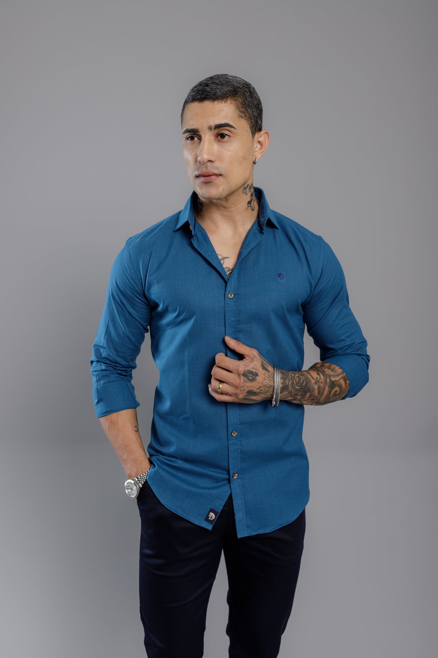 Camisa Vicenza Sentiero Manga Longa Linho Gola Tradicional Azul Profundo