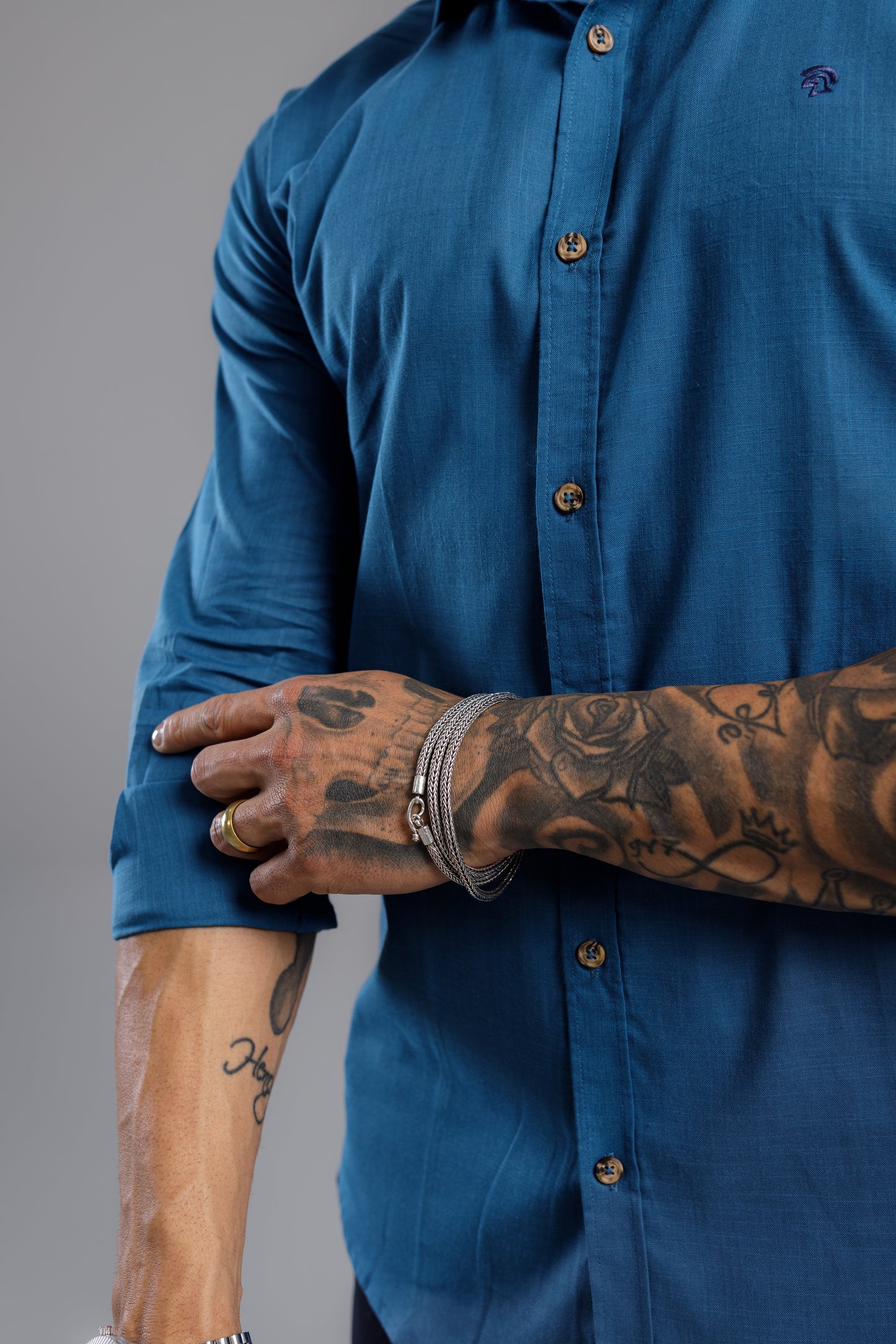 Camisa Vicenza Sentiero Manga Longa Linho Gola Tradicional Azul Profundo
