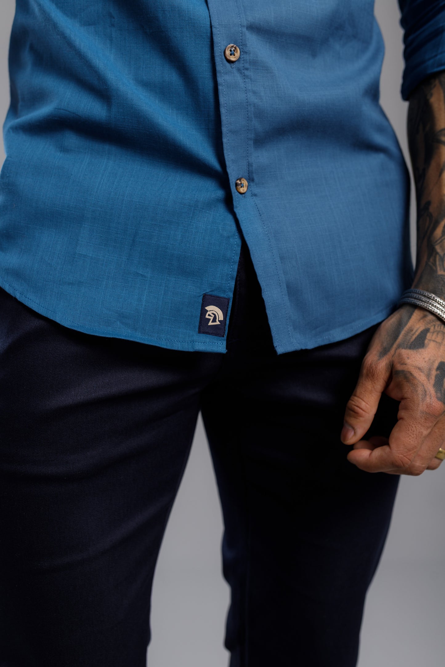 Camisa Vicenza Sentiero Manga Longa Linho Gola Tradicional Azul Profundo