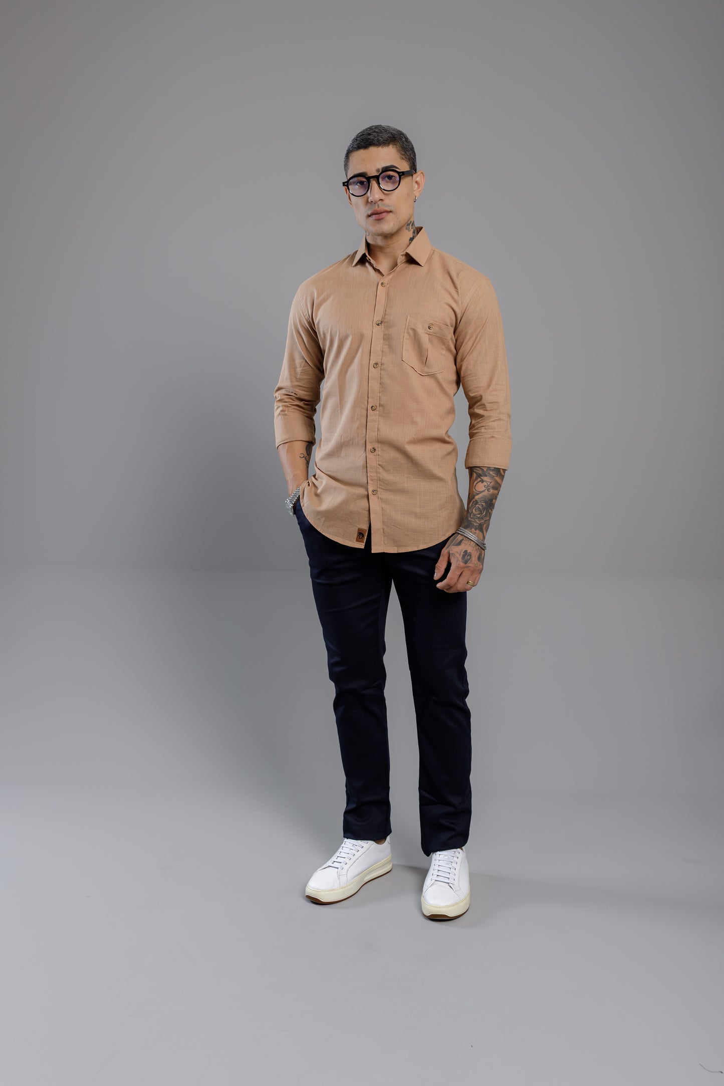 Camisa Vicenza Sentiero Manga Longa Linho Gola Tradicional Bege Pardo