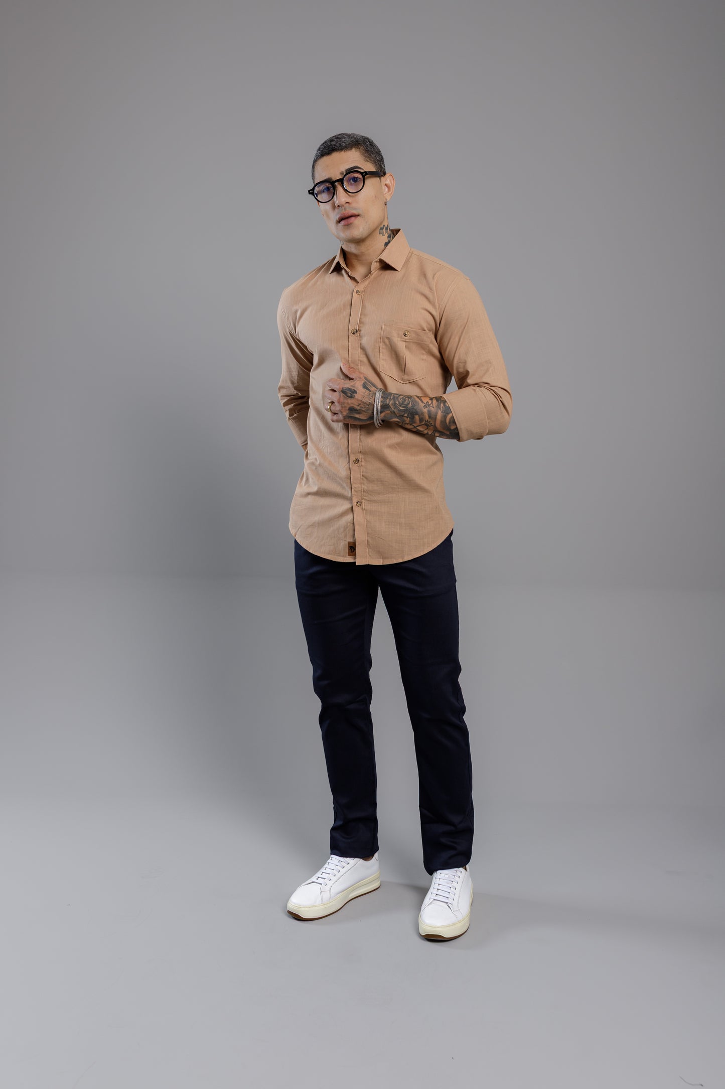 Camisa Vicenza Sentiero Manga Longa Linho Gola Tradicional Bege Pardo