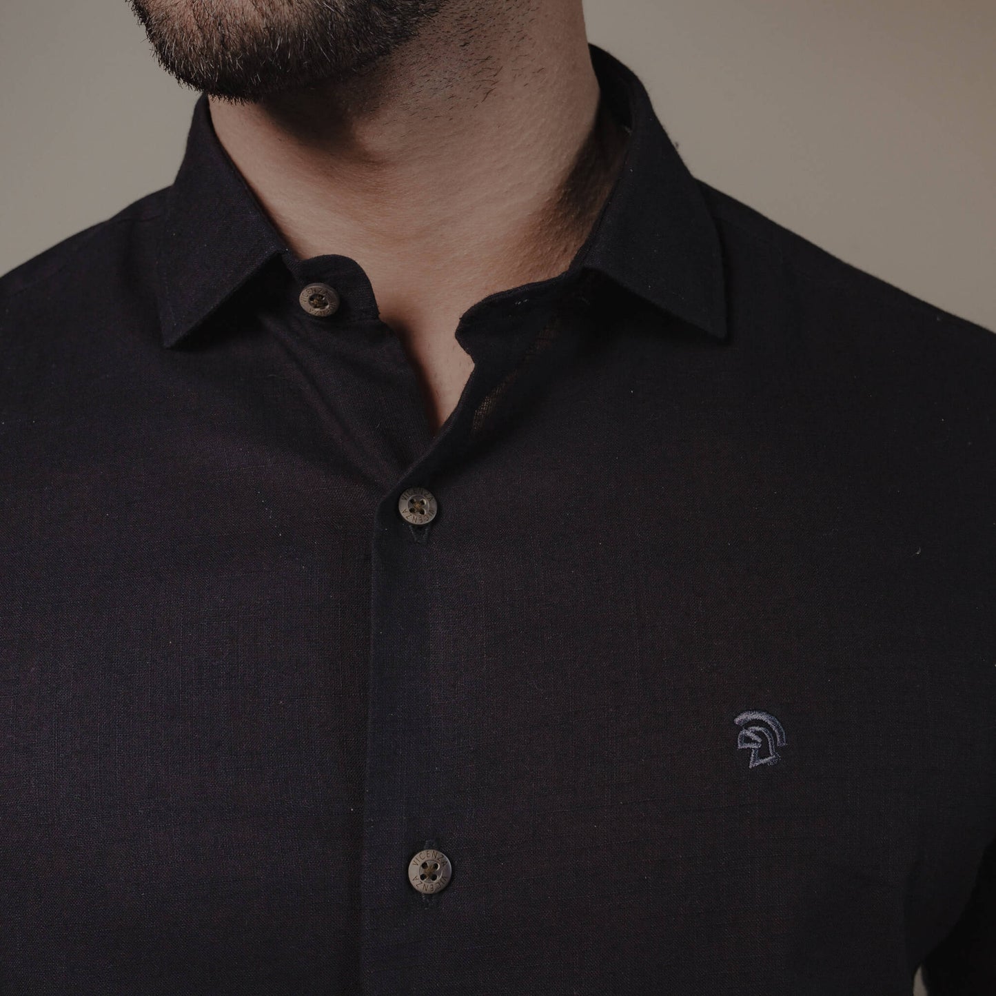 Camisa Manga Curta Linho Gola Tradicional Preta